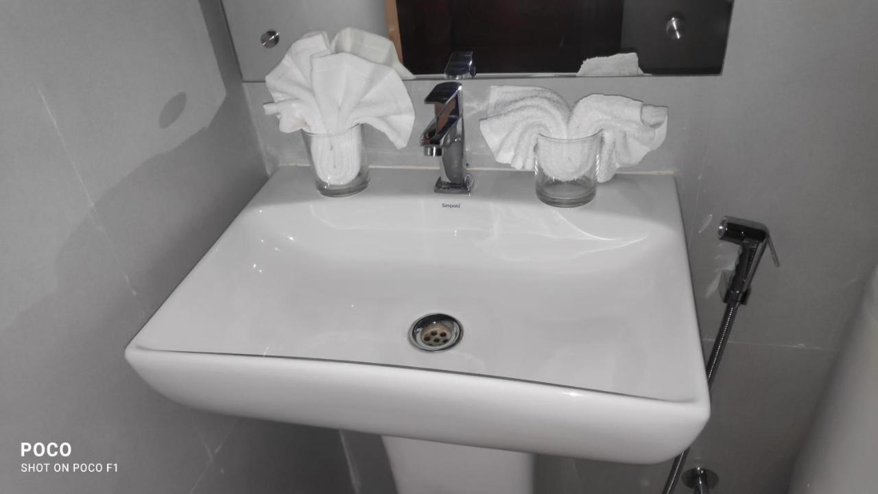 Emperor-Hotel Rachana Continental Pvt Ltd Kizhake Chālakudi Exteriör bild